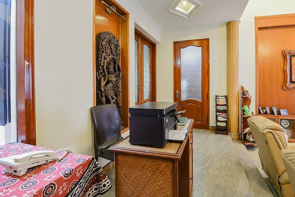 undefined OYO 18606 Home@b74 10