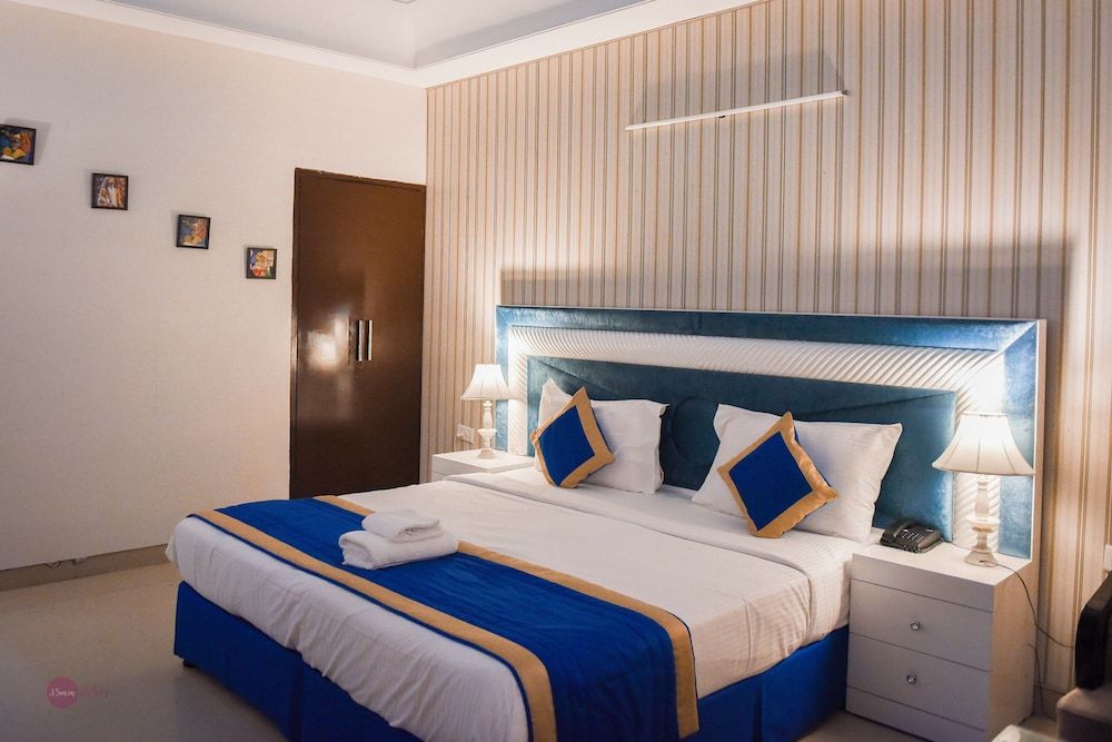 City Stay Hotel-51 Deluxe Room