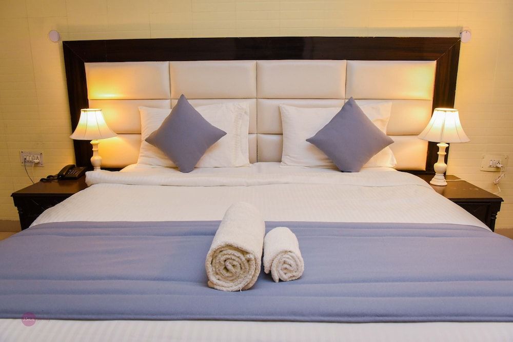 City Stay Hotel-51 Deluxe Room 2