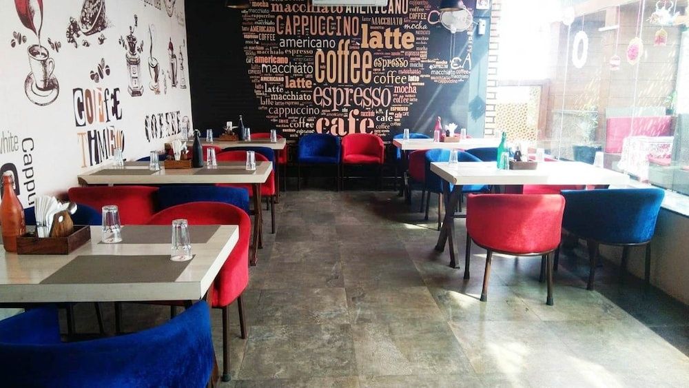 undefined JB Skyhilton Inn 4