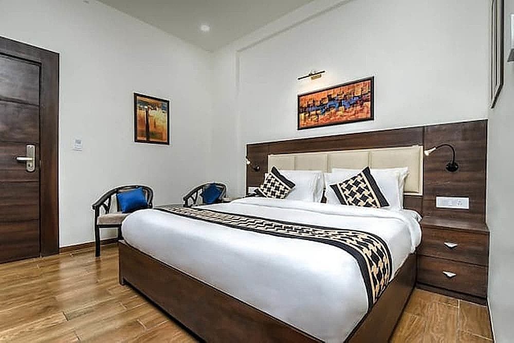 JB Skyhilton Inn Standard Room 6