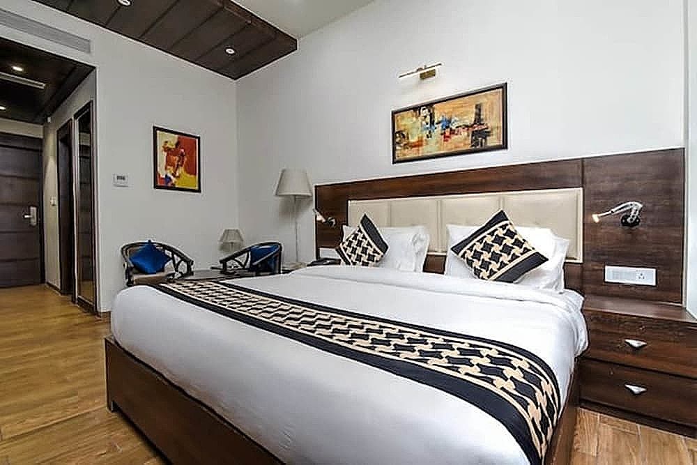 JB Skyhilton Inn Standard Room 7