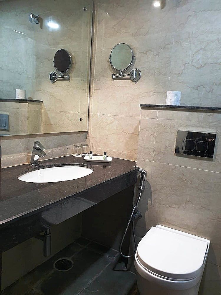 JB Skyhilton Inn Standard Room 23