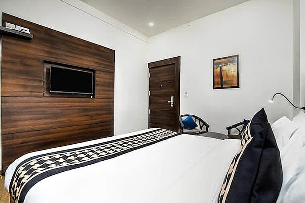 JB Skyhilton Inn Standard Room 14