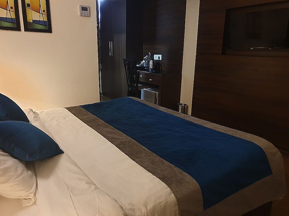 JB Skyhilton Inn Standard Room 5