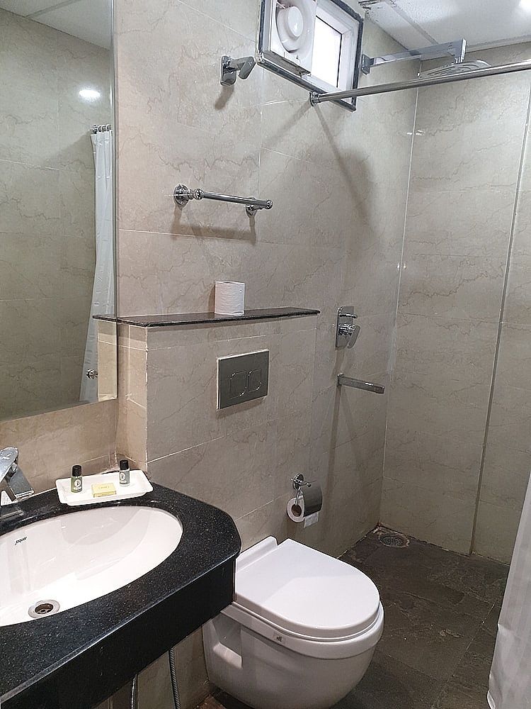 JB Skyhilton Inn Standard Room 22