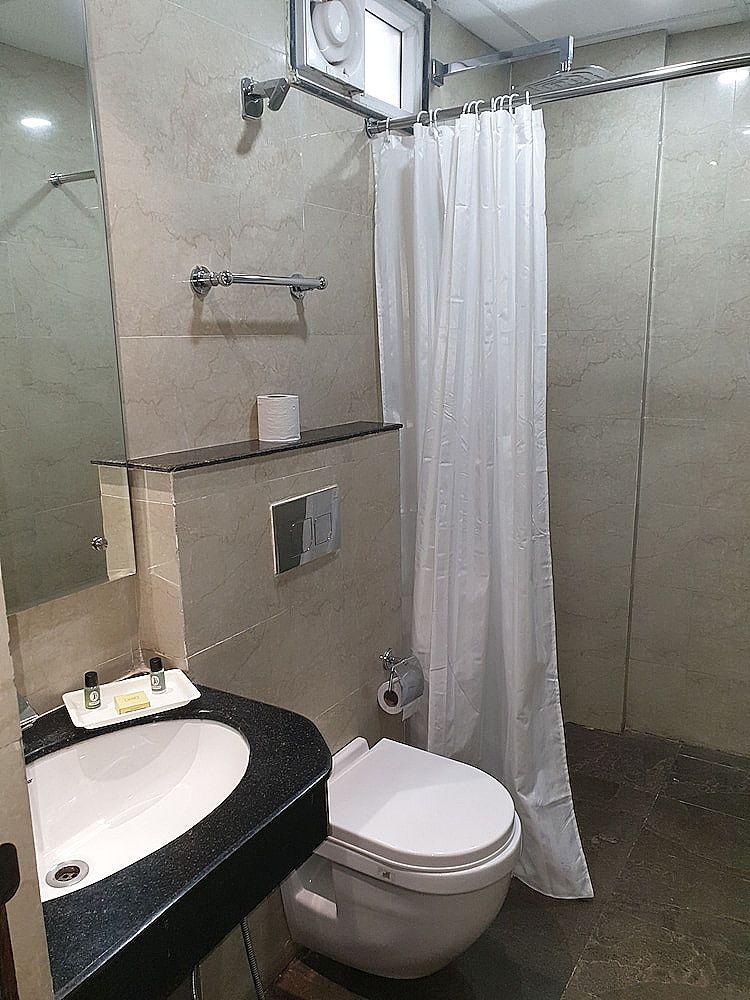 JB Skyhilton Inn Standard Room 21