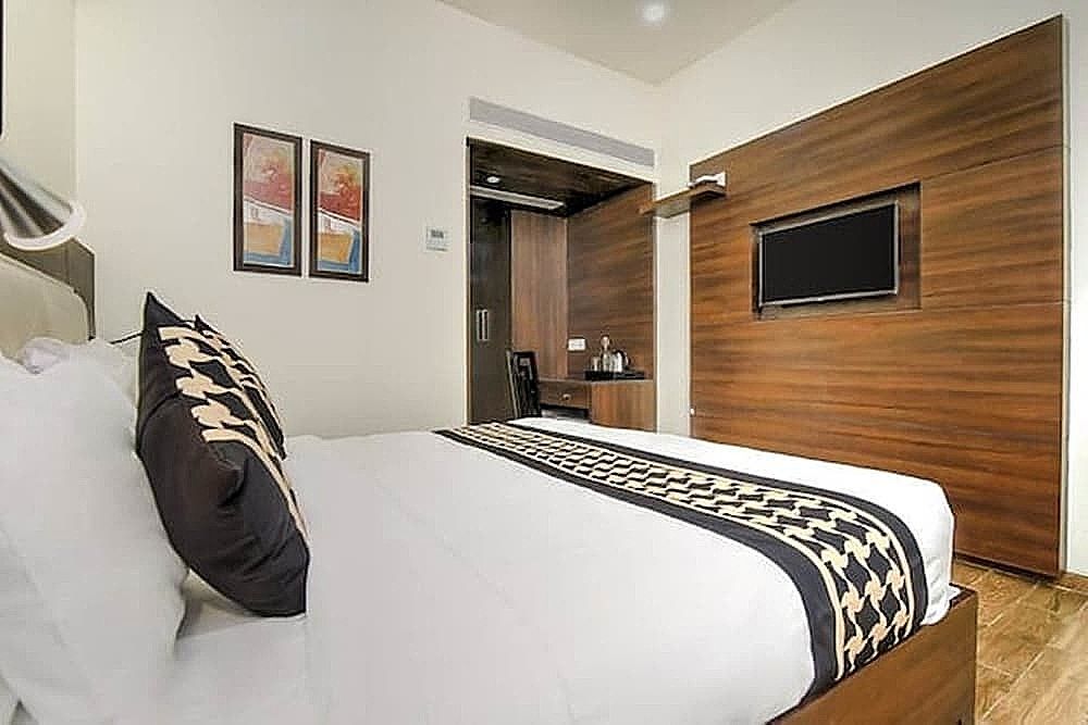 JB Skyhilton Inn Standard Room 10