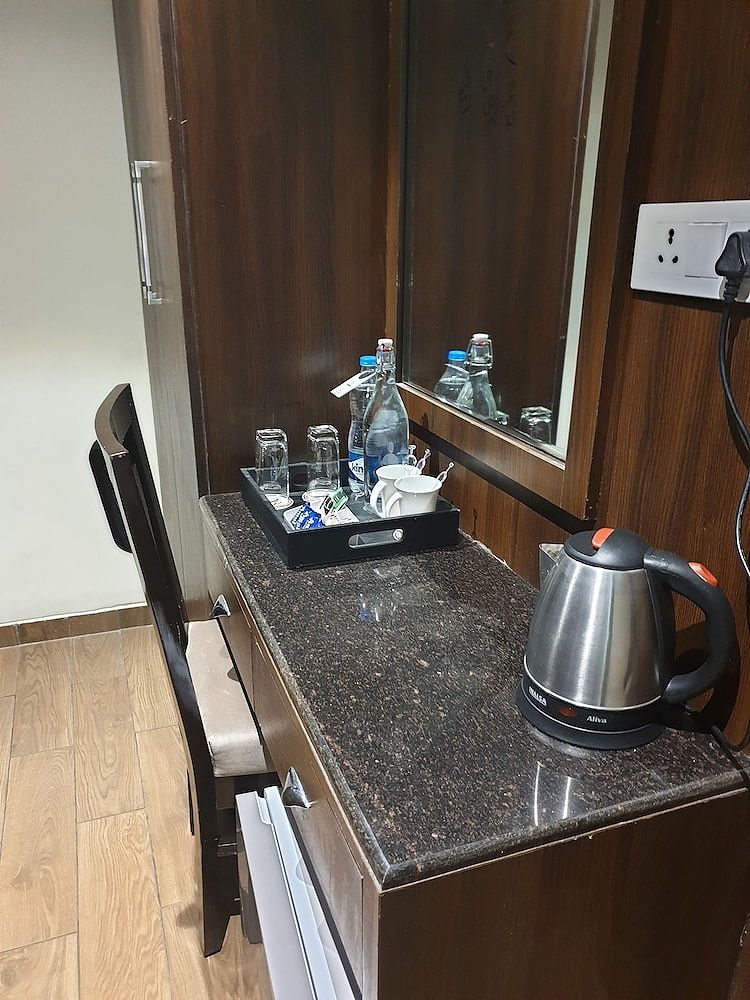 JB Skyhilton Inn Standard Room 27