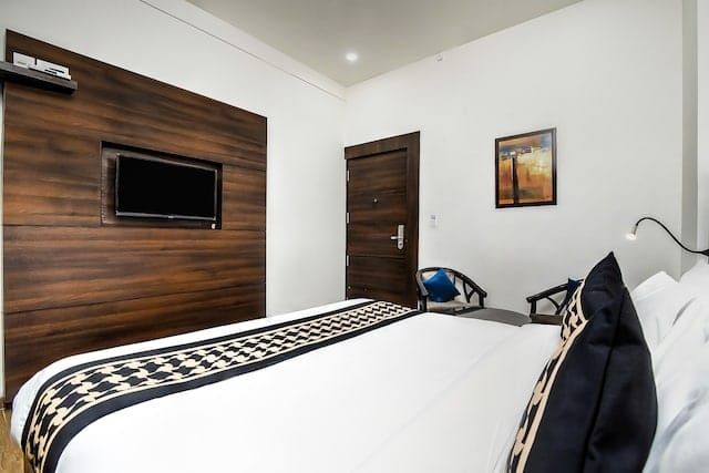 undefined JB Skyhilton Inn 8