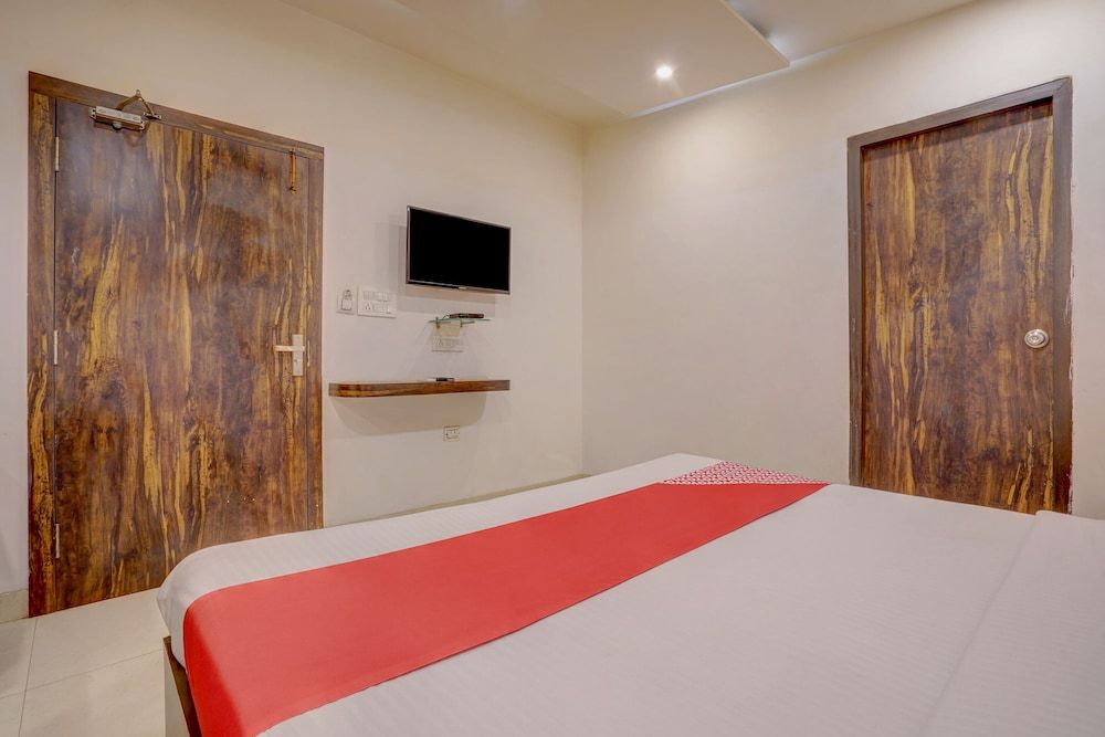 OYO 35484 Travellers inn Double or Twin Room 5