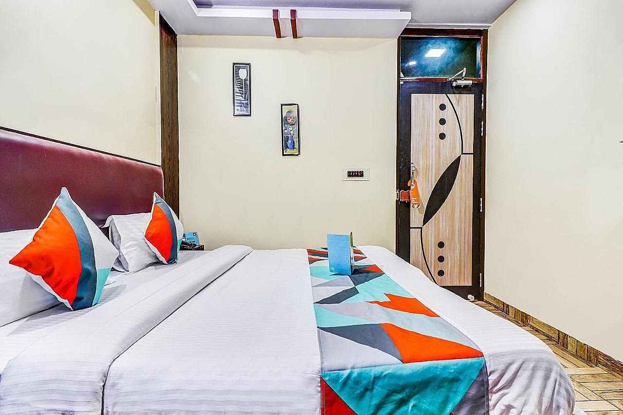 FabHotel Gazal Residency Deluxe Room 6