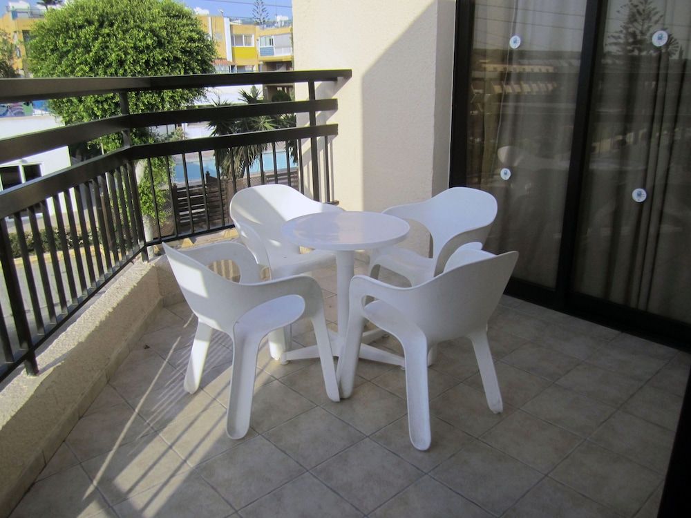 Condo, 2 Bedrooms