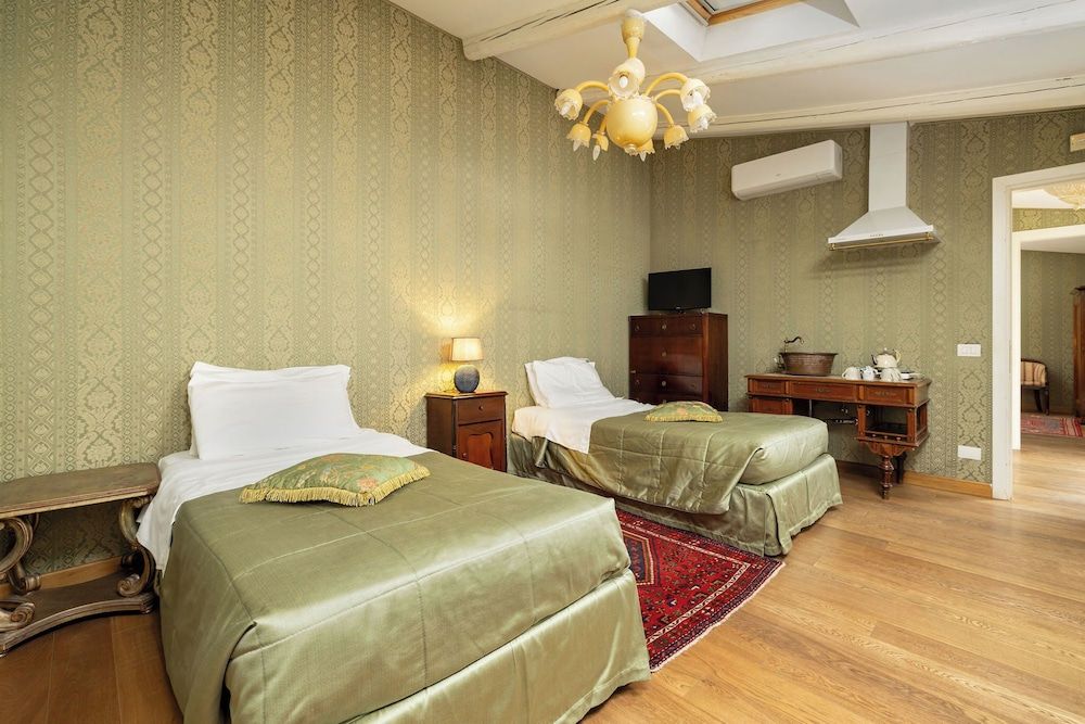 Relais Alberti Family Quadruple Room 2