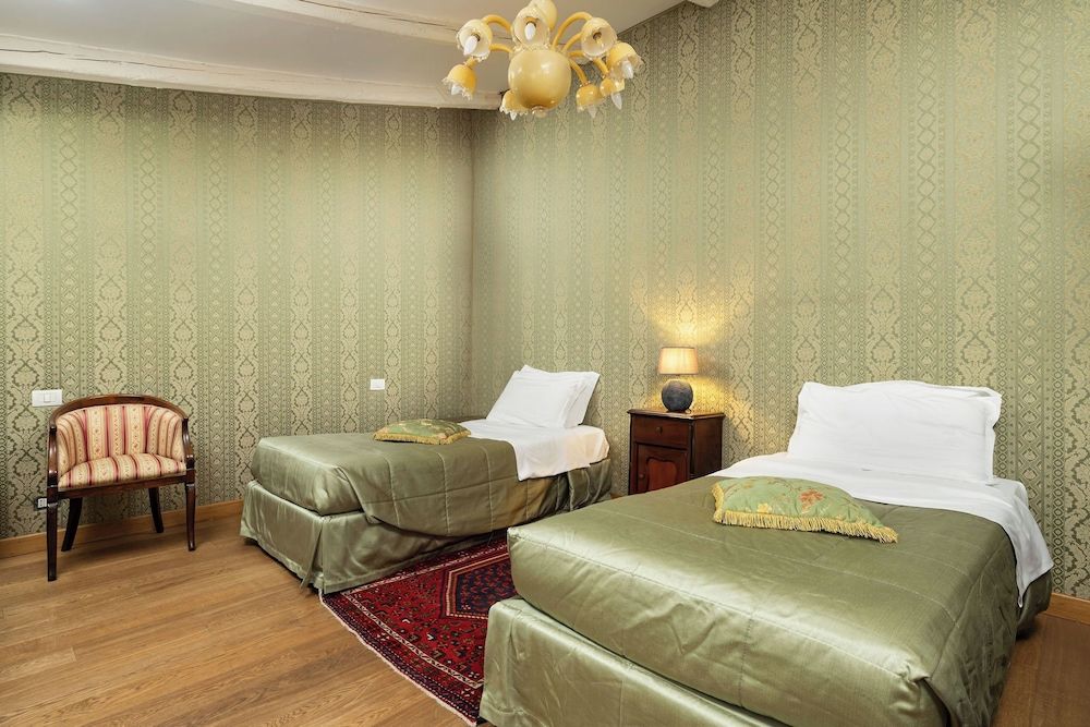 Relais Alberti Family Quadruple Room 4