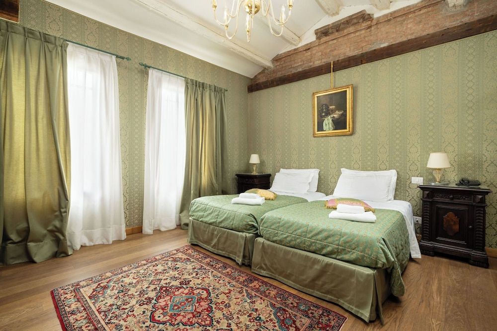 Relais Alberti Family Quadruple Room 3