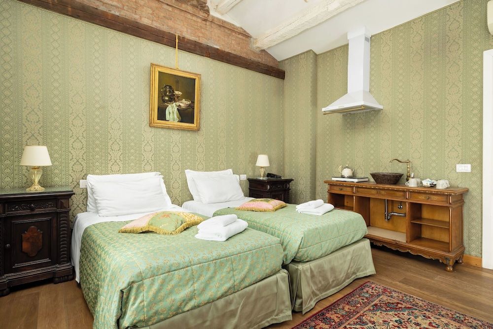 undefined Relais Alberti 4