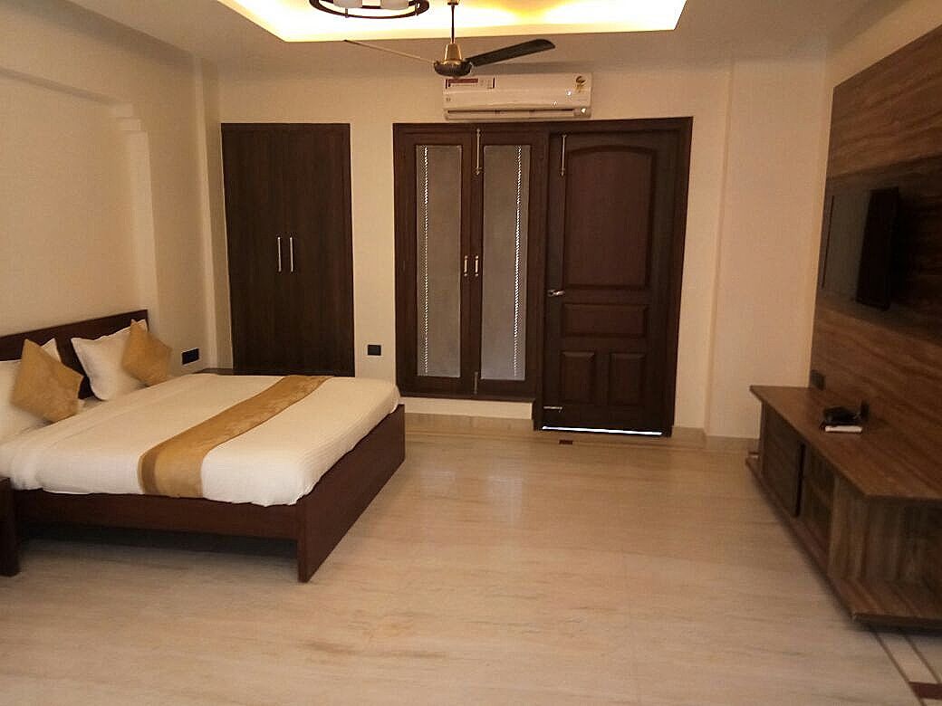 Kumar Residency Near Skymark One, Sector 98 Deluxe Room  3