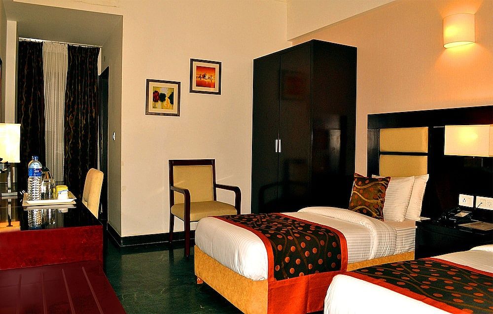L'Elegant (A Unit of K U Hospitality) Ace Manor Deluxe Single Room