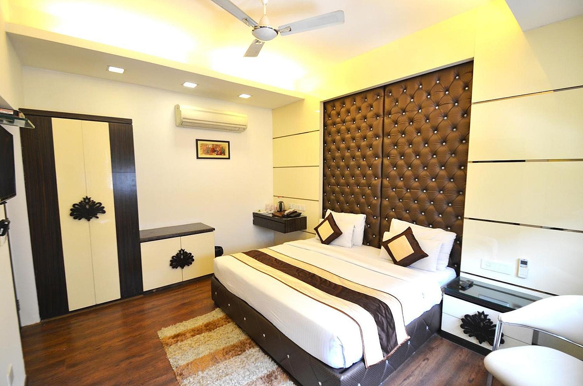 Hotel Metro View Premium Room 5