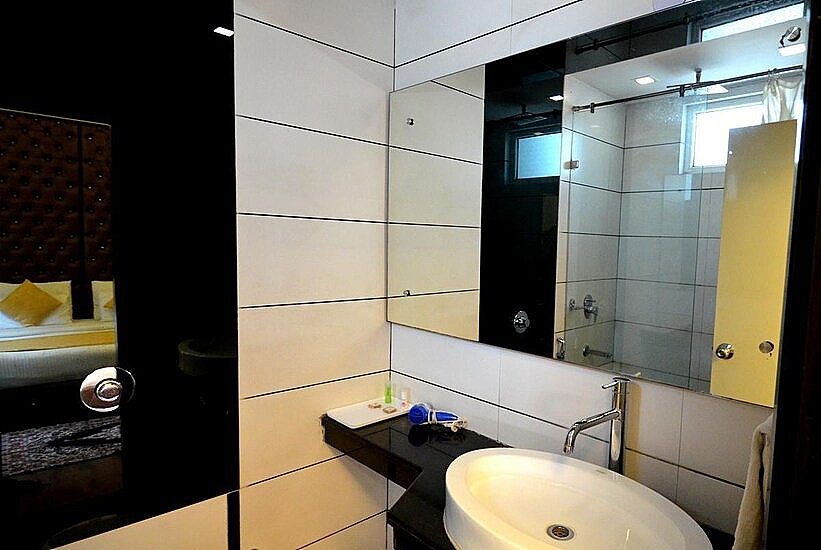 Hotel Metro View Deluxe Room 6