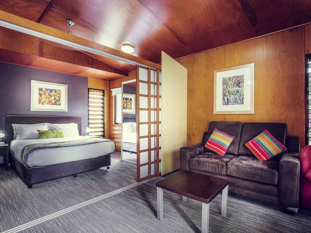 Bungalow, 1 Queen Bed (Resort)