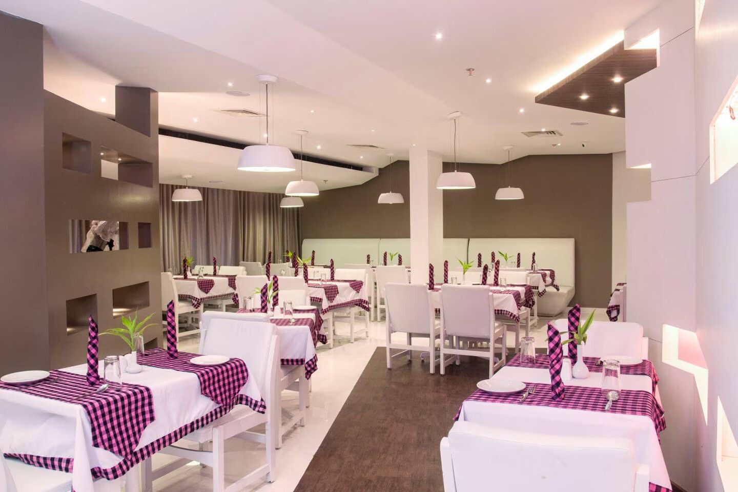 Food & Dining