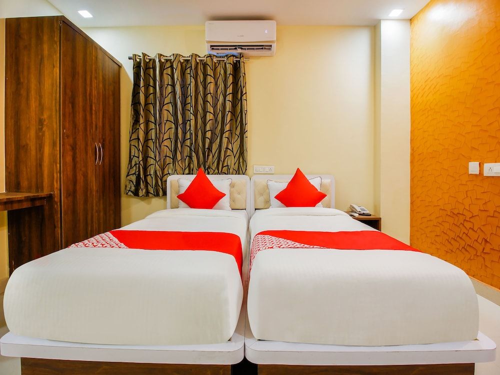 OYO 36267 Aaditya Grand Double or Twin Room 10