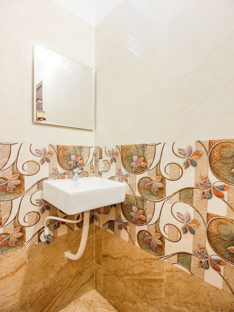 OYO 36267 Aaditya Grand Double or Twin Room 16