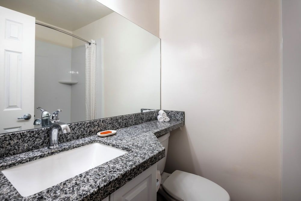 Hotel Pepper Tree Boutique Kitchen Studios - Anaheim Queen Kitchen Studio 12