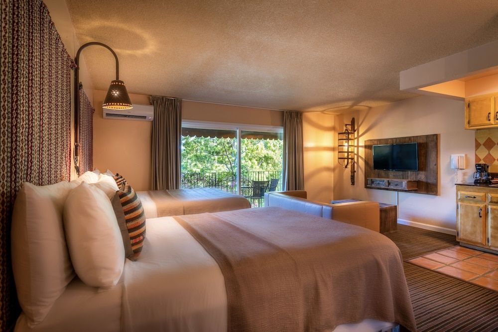 Hotel Pepper Tree Boutique Kitchen Studios - Anaheim Queen Kitchen Studio 2