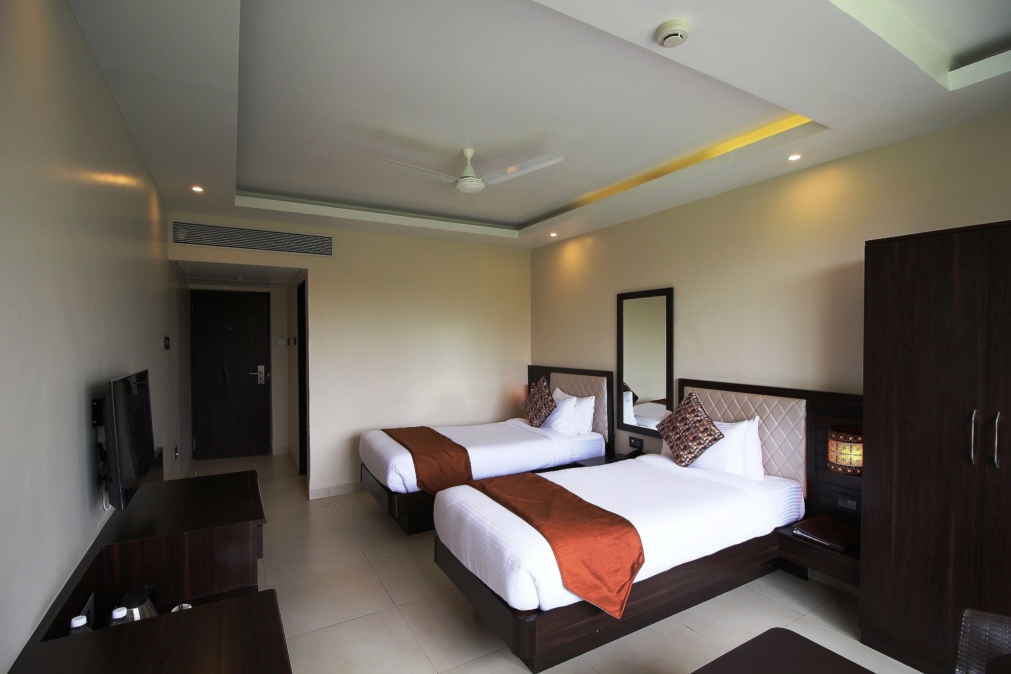 Hotel Golden Plateau Premium Twin Room 4
