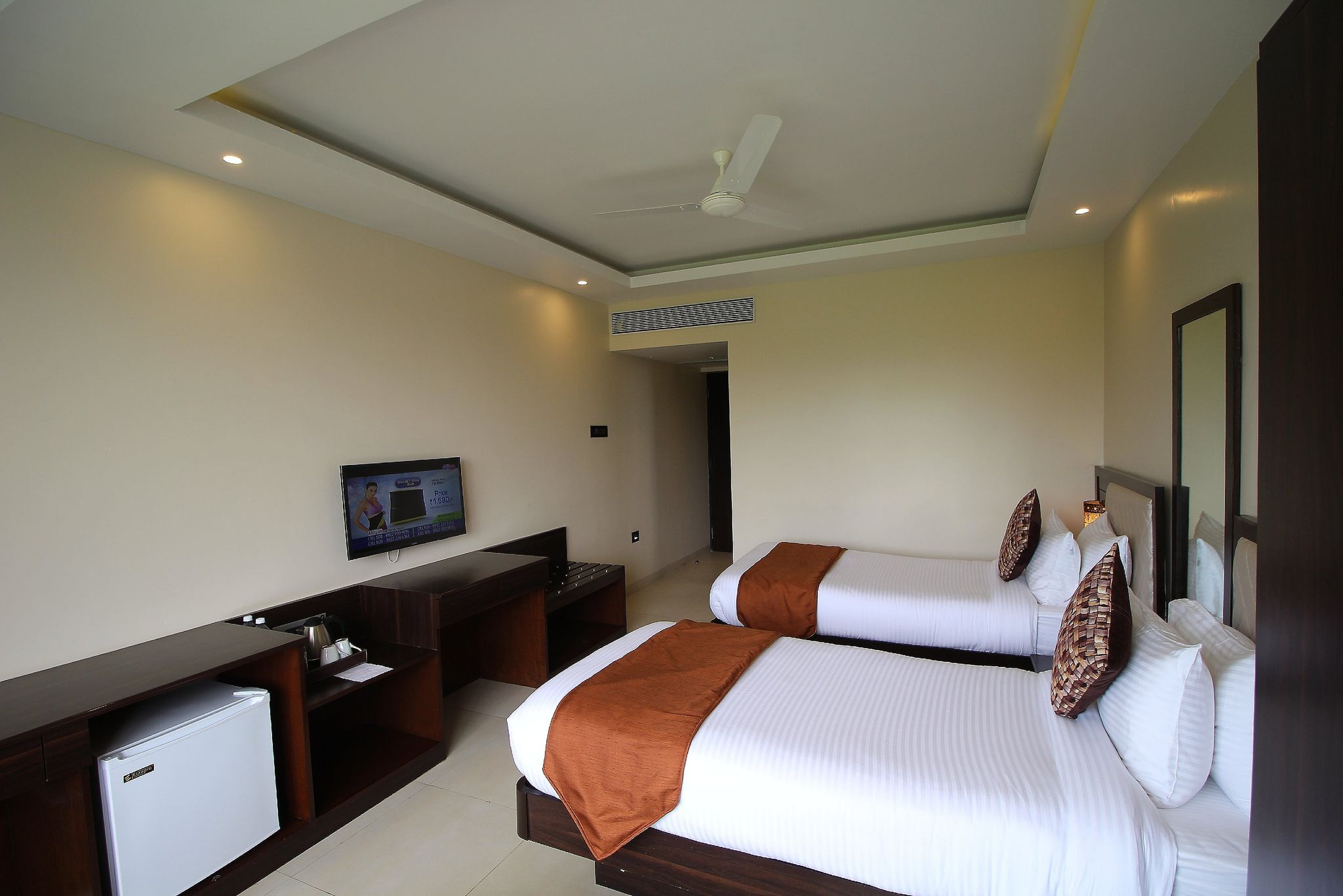 Hotel Golden Plateau Premium Twin Room 5