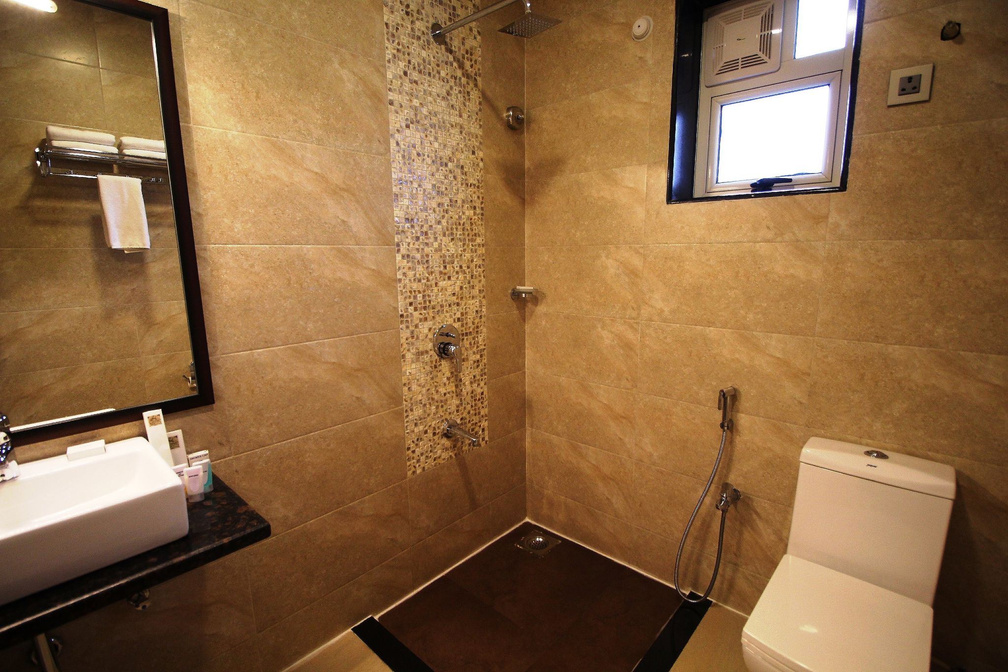 Hotel Golden Plateau Premium Twin Room 13