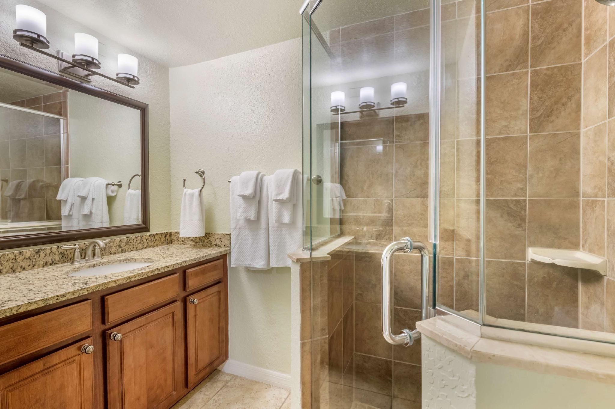 3 BEDROOM 1 KING/2 DOUBLES/1 QUEEN SUITE