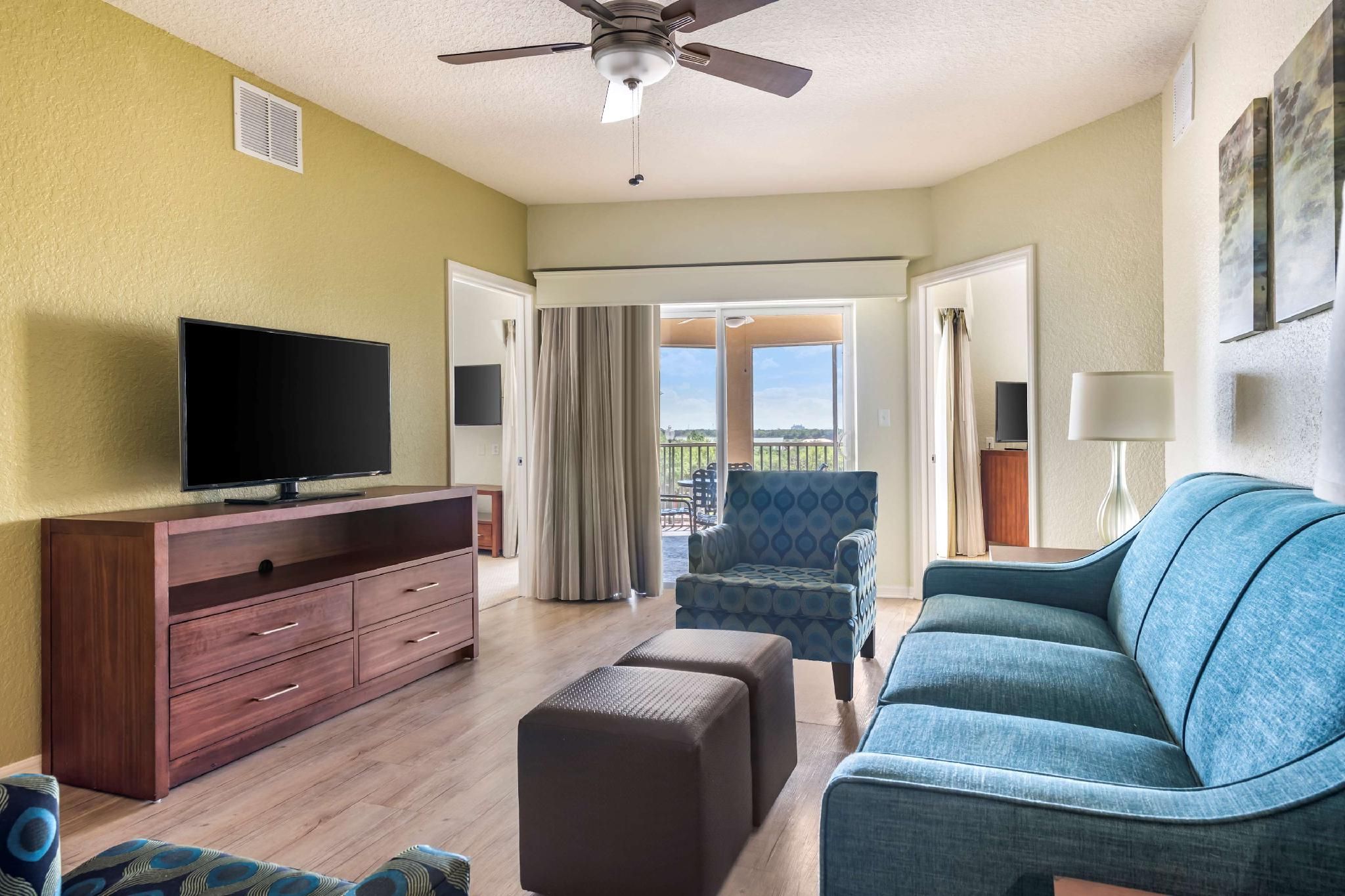 2 BEDROOM 1 KING 2 QUEENS SUITE LG BALCONY