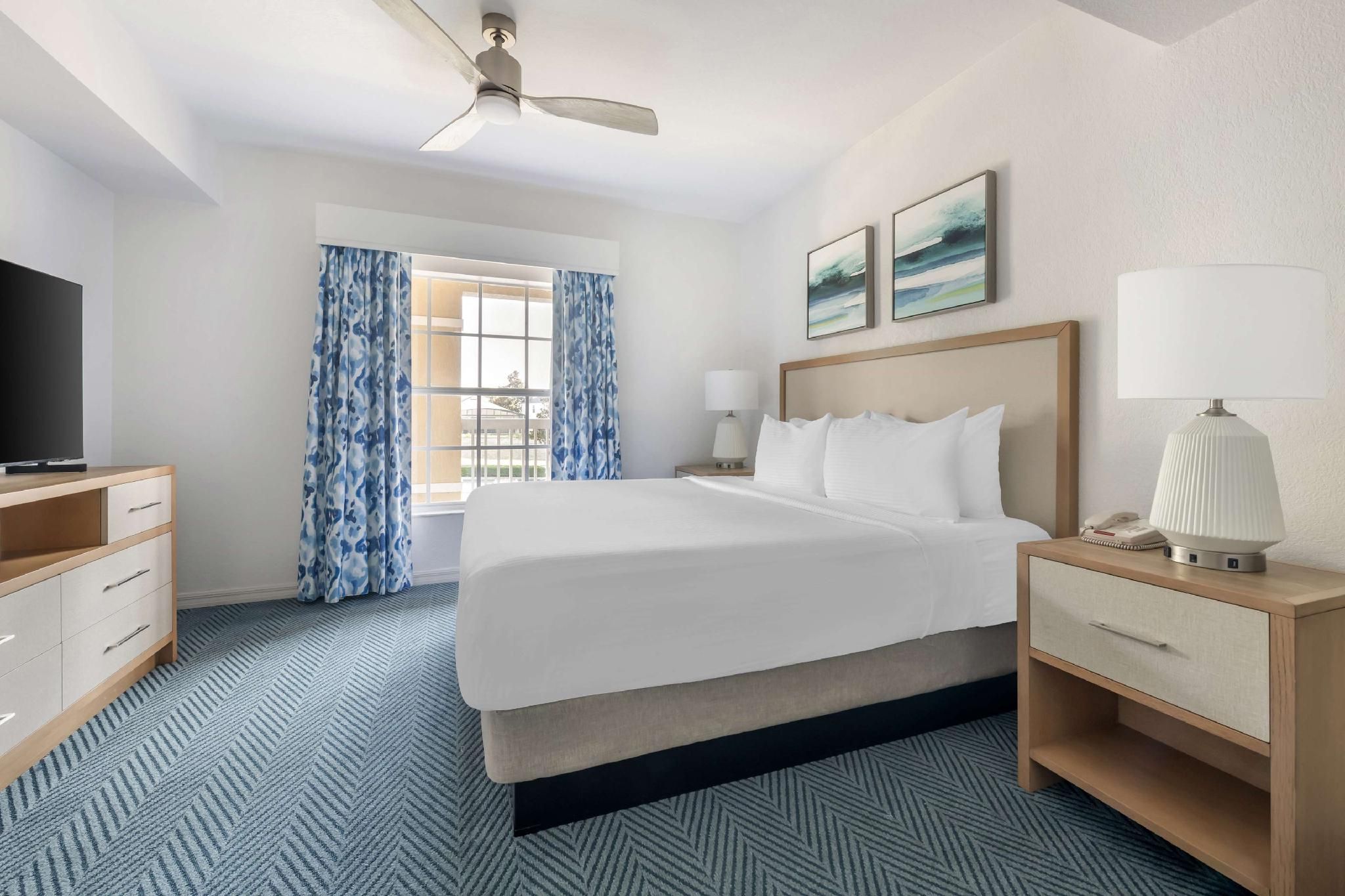 1 BEDROOM 1 QUEEN SUITE PLUS