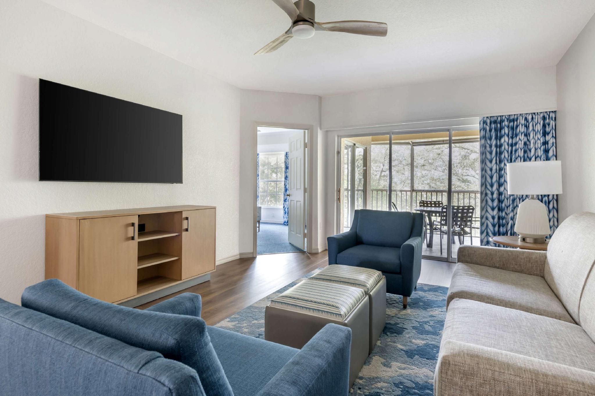 2 BEDROOM 1 KING 2 QUEEN SUITE HEARING ACCESS