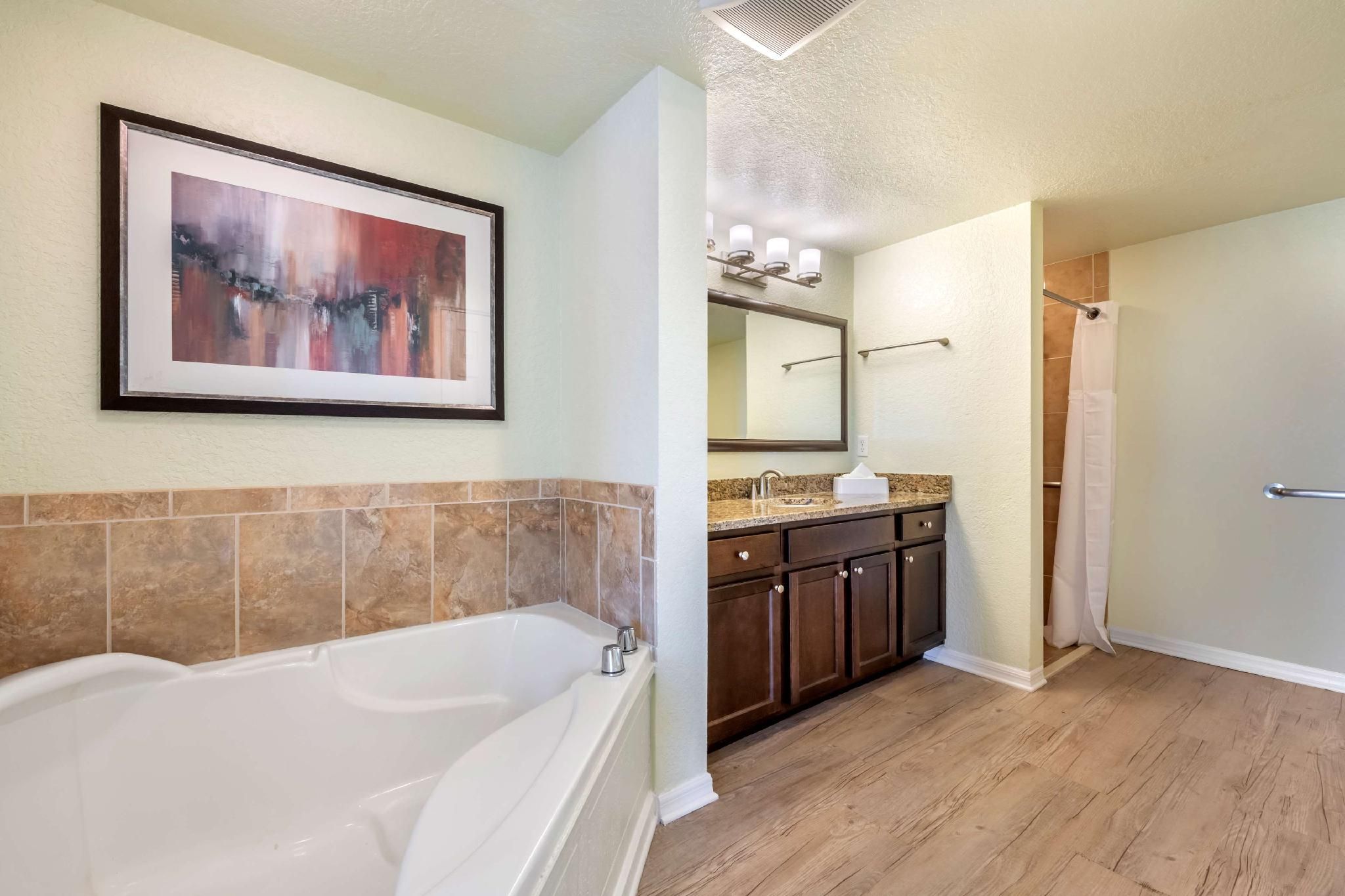 2 BEDROOM 1 KING 2 QUEENS SUITE LG BALCONY