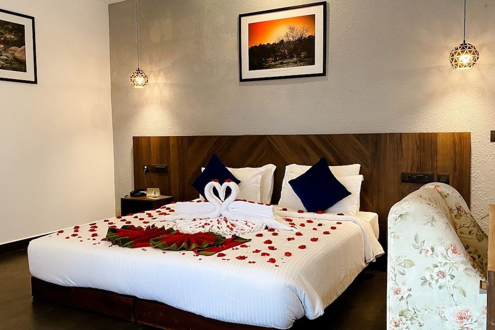 Haze and Kites Resort Munnar Premier Cottage 8