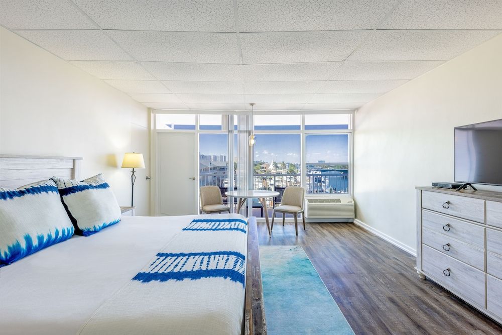 Sands Harbor Resort and Marina Premier Room (Waterfront)