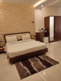 TS Royal Grand Hotel Luxury Room 7