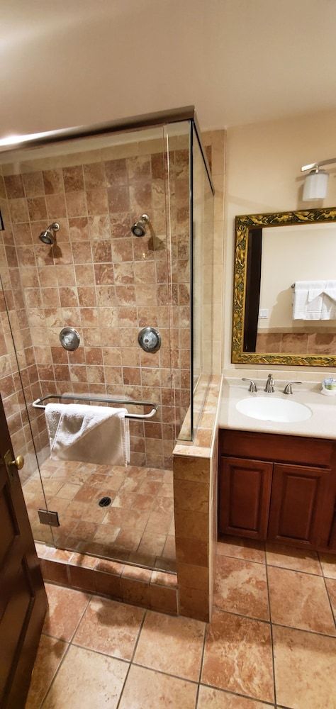 Glen Tavern Inn Standard Room, 1 Queen Bed, Jetted Tub 4