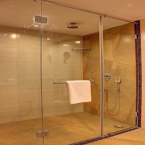 Golden Tulip Jaipur City Center Deluxe Room 4