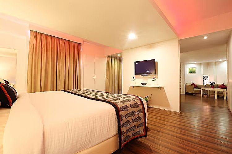 Deluxe Suite Room with Living Area