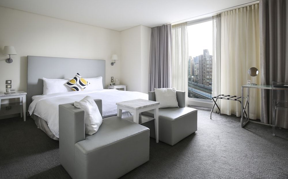 undefined Ambience Hotel Taipei 4