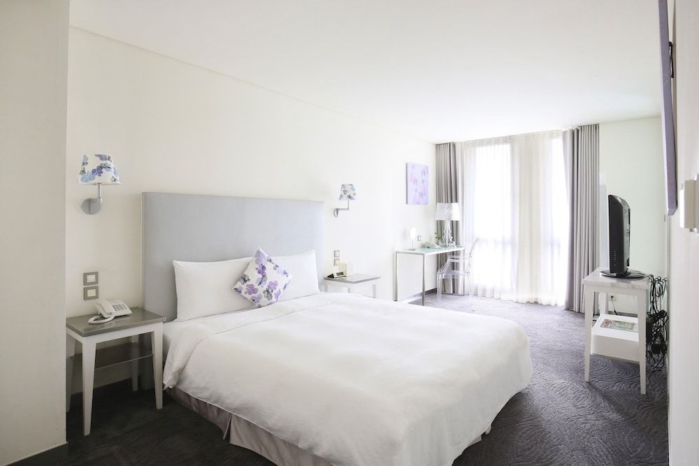 undefined Ambience Hotel Taipei 5