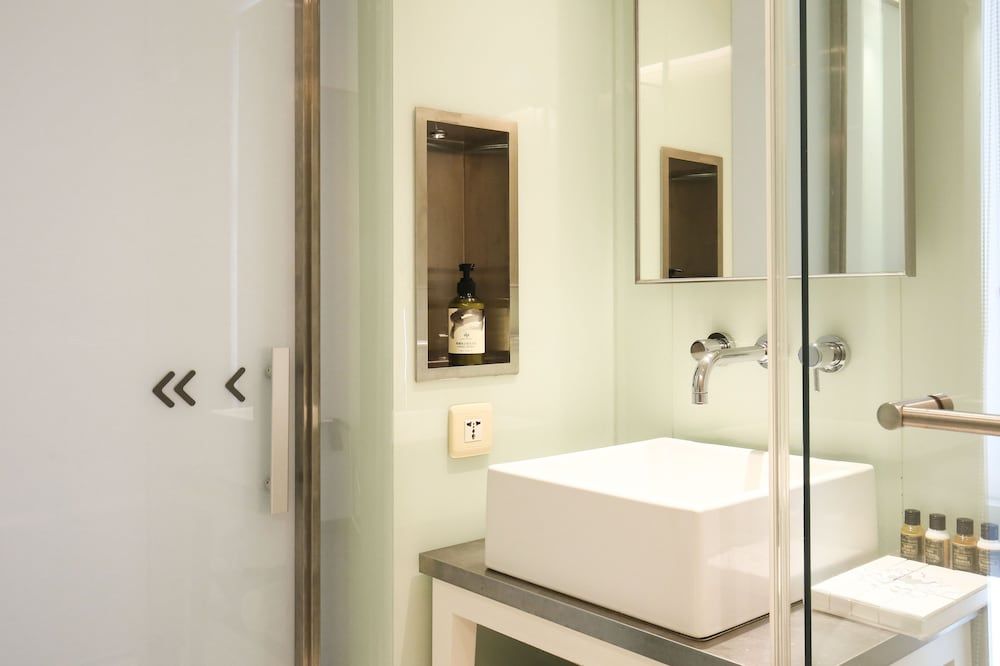 undefined Ambience Hotel Taipei 9