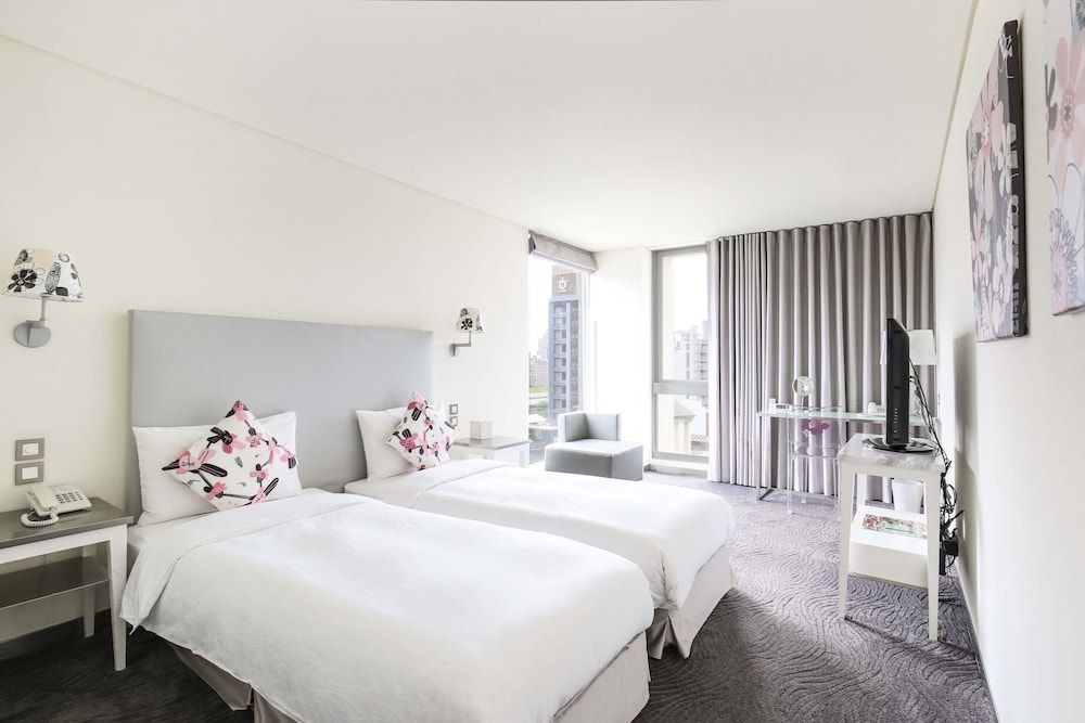 undefined Ambience Hotel Taipei