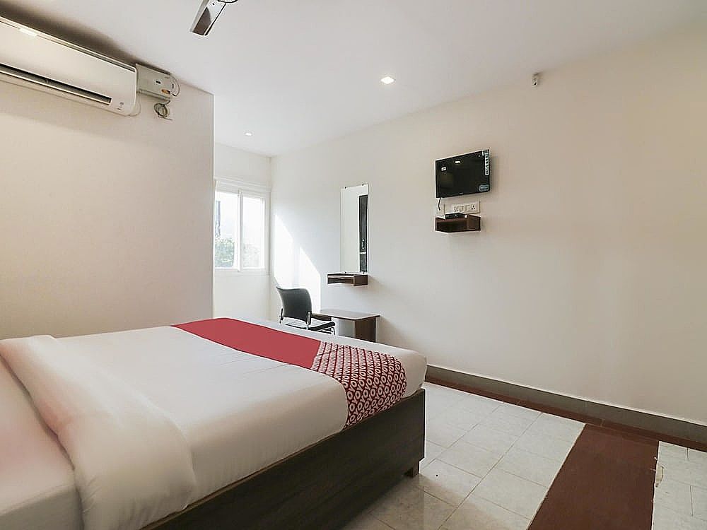 OYO Flagship 16390 Chukkapalli Chambers Double or Twin Room 2